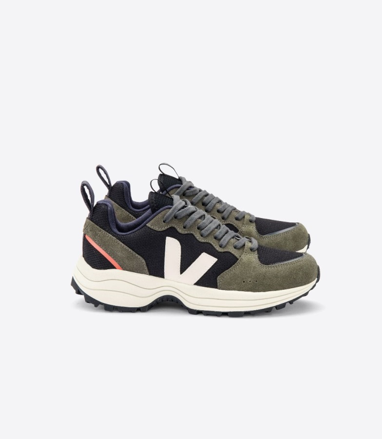 Collection Chromefree Leather White Sable Veja